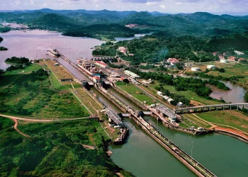 El Canal de Panamá: 100 años conectando océanos.